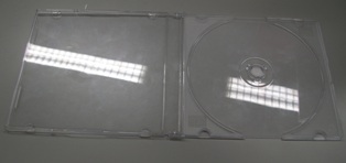 CDのケースはプラスチック製